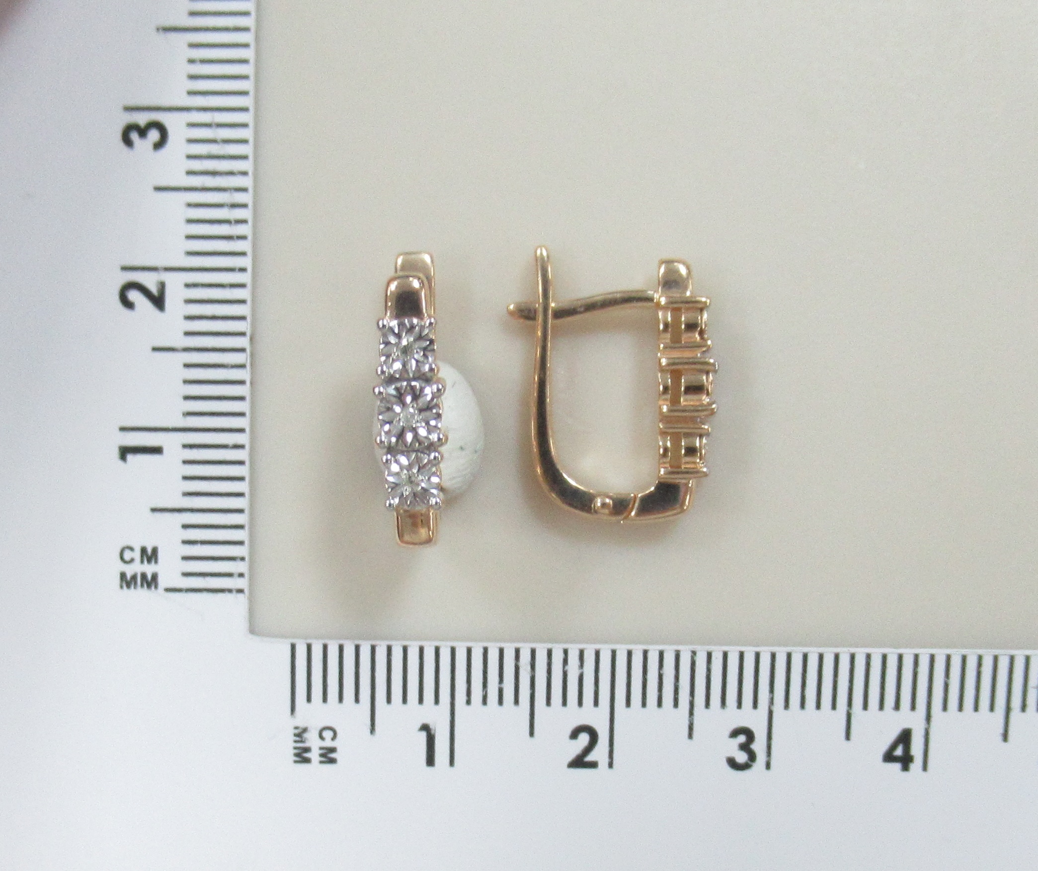 Серебряные серьги с бриллиантами